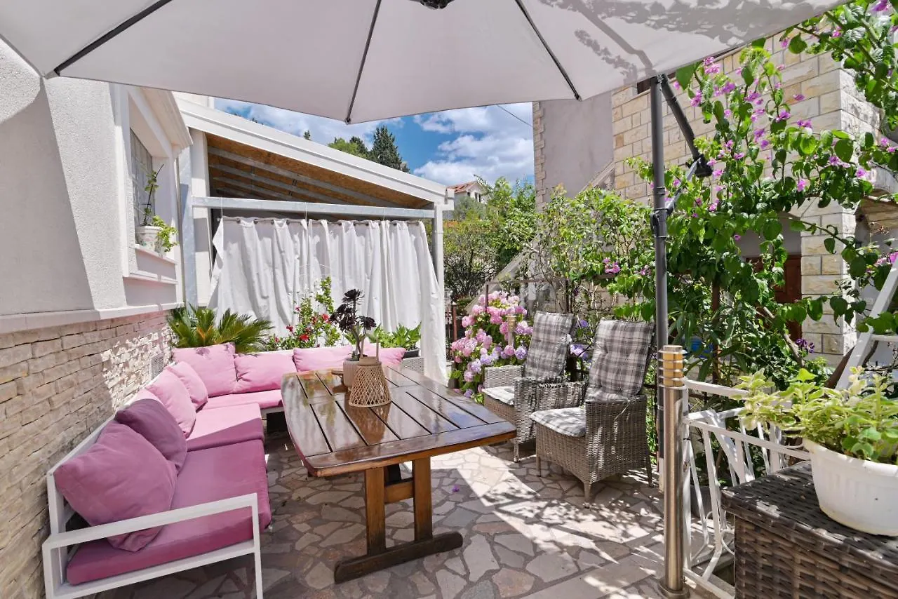 Apartment Spira Puovica Trogir